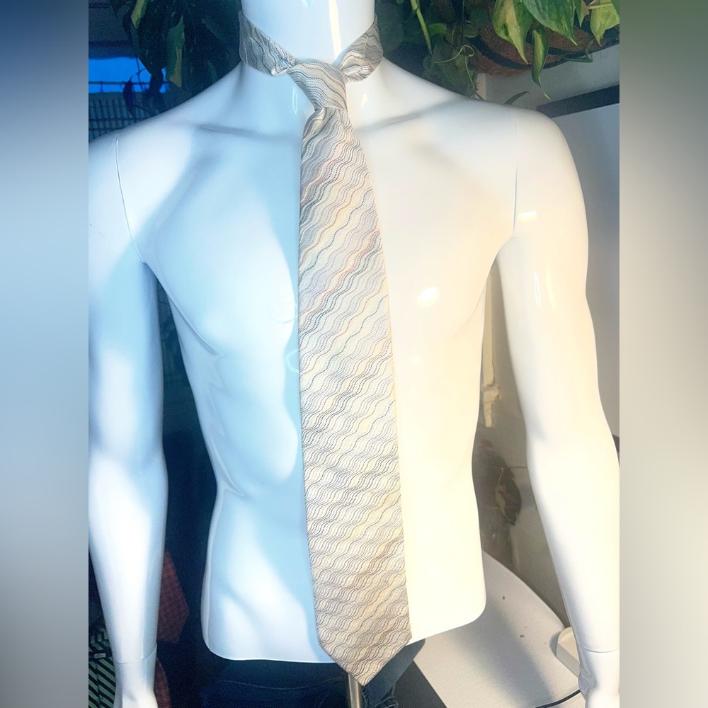 Elegant Frangi Italian Silk Cream Patterned Tie